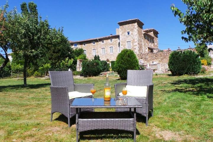 Gite Du Chateau Eclassan Exterior foto
